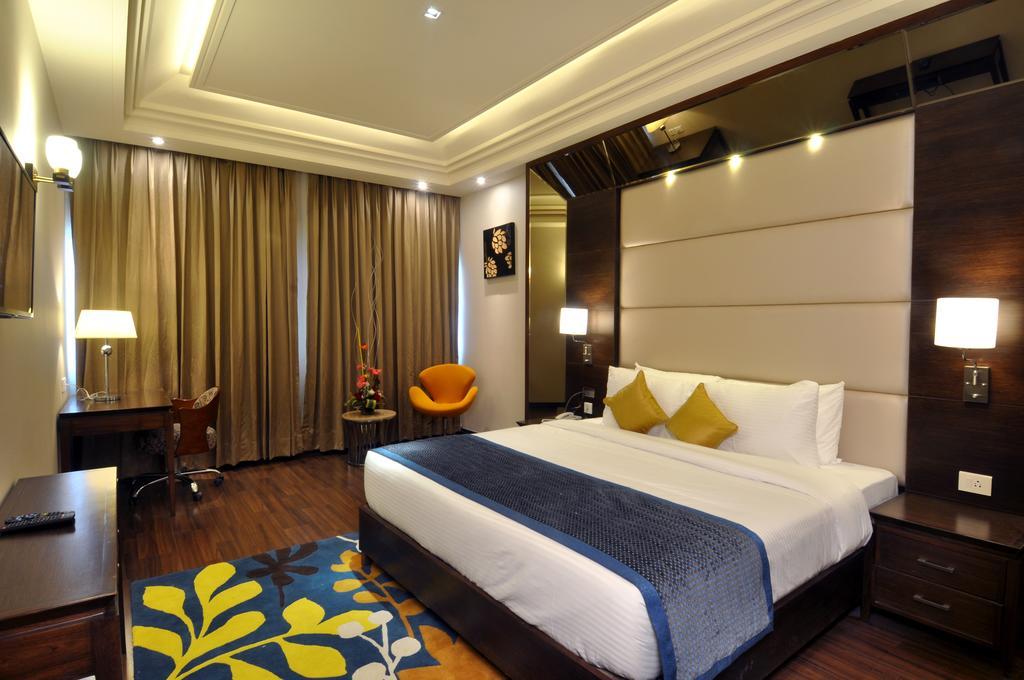 The Cove Hotel Panchkula Habitación foto